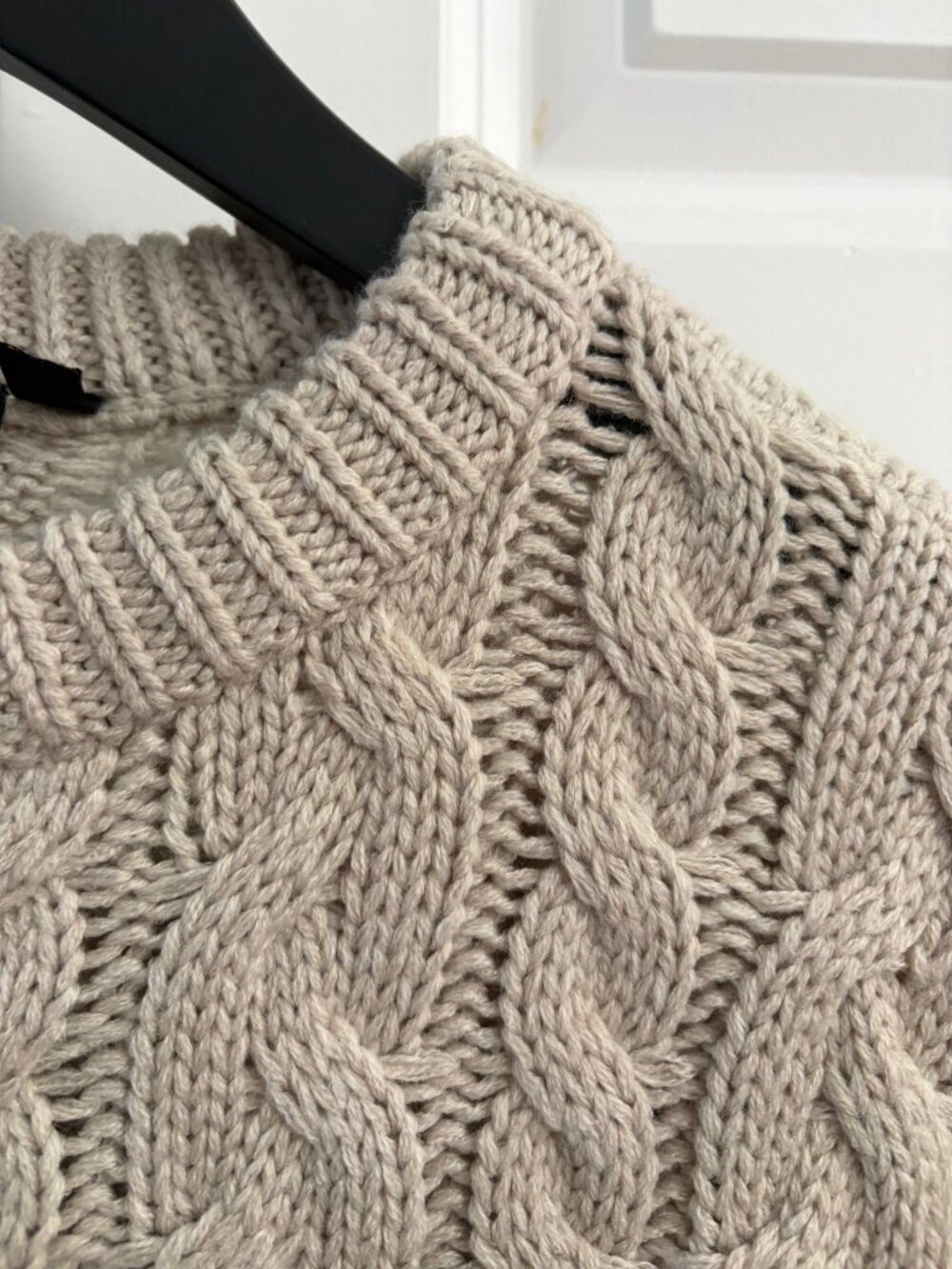 Women’s RD-Style Tan Cable-Knit Crewneck Sweater Vest Small - Picture 2 of 4